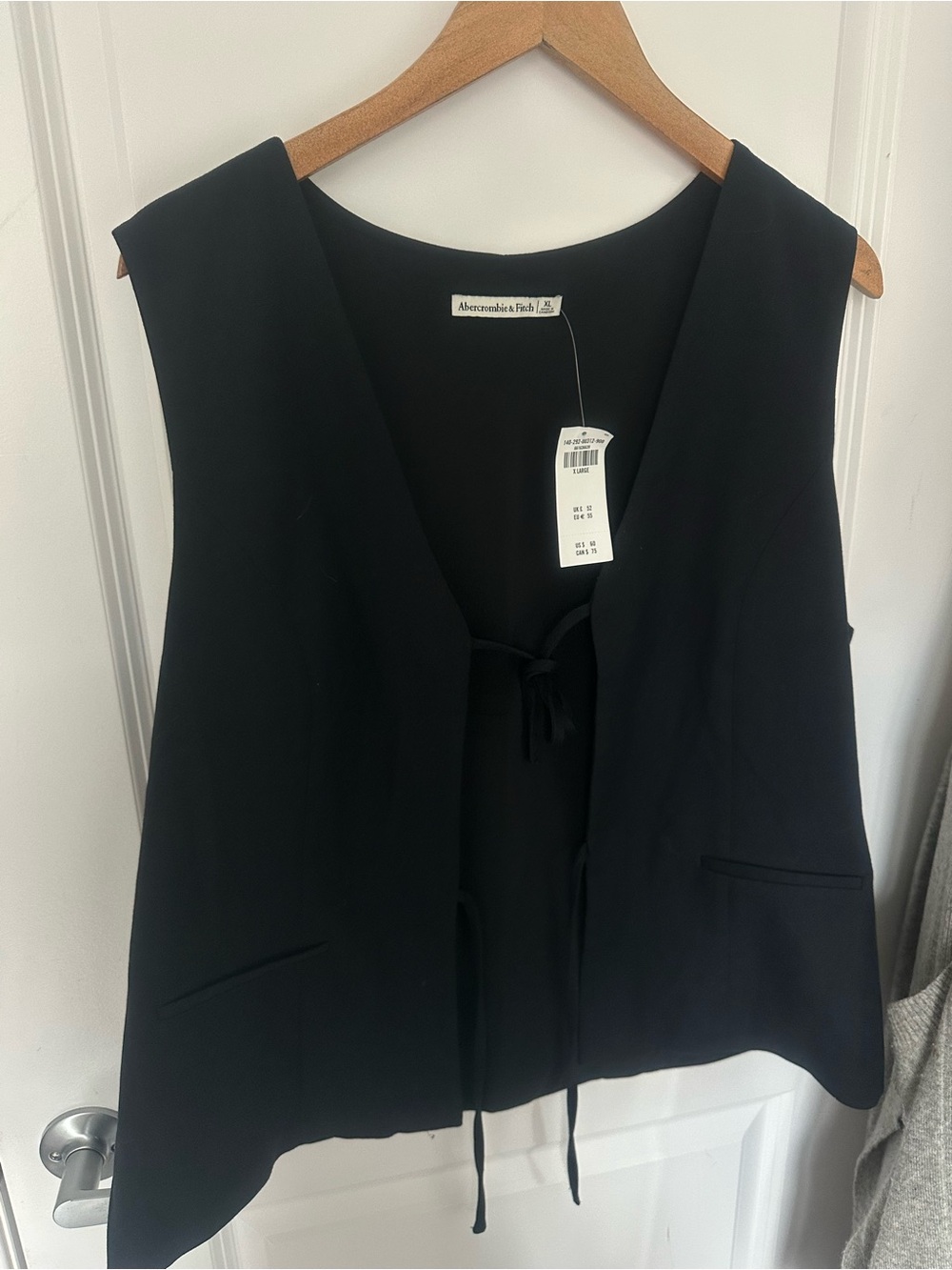 Abercrombie & Fitch Black Tie-Front Vest